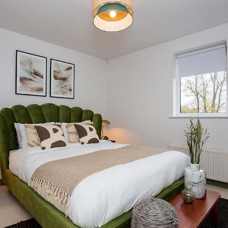 The Sparkford Gardens - Lovely 2Bdr With Balcony ลอนดอน ภายนอก รูปภาพ