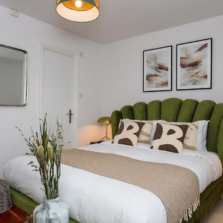 The Sparkford Gardens - Lovely 2Bdr With Balcony ลอนดอน ภายนอก รูปภาพ