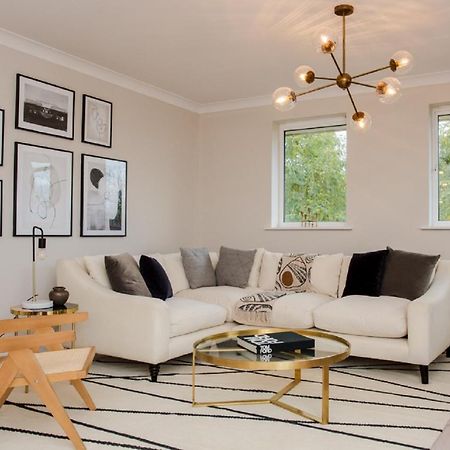 The Sparkford Gardens - Lovely 2Bdr With Balcony ลอนดอน ภายนอก รูปภาพ