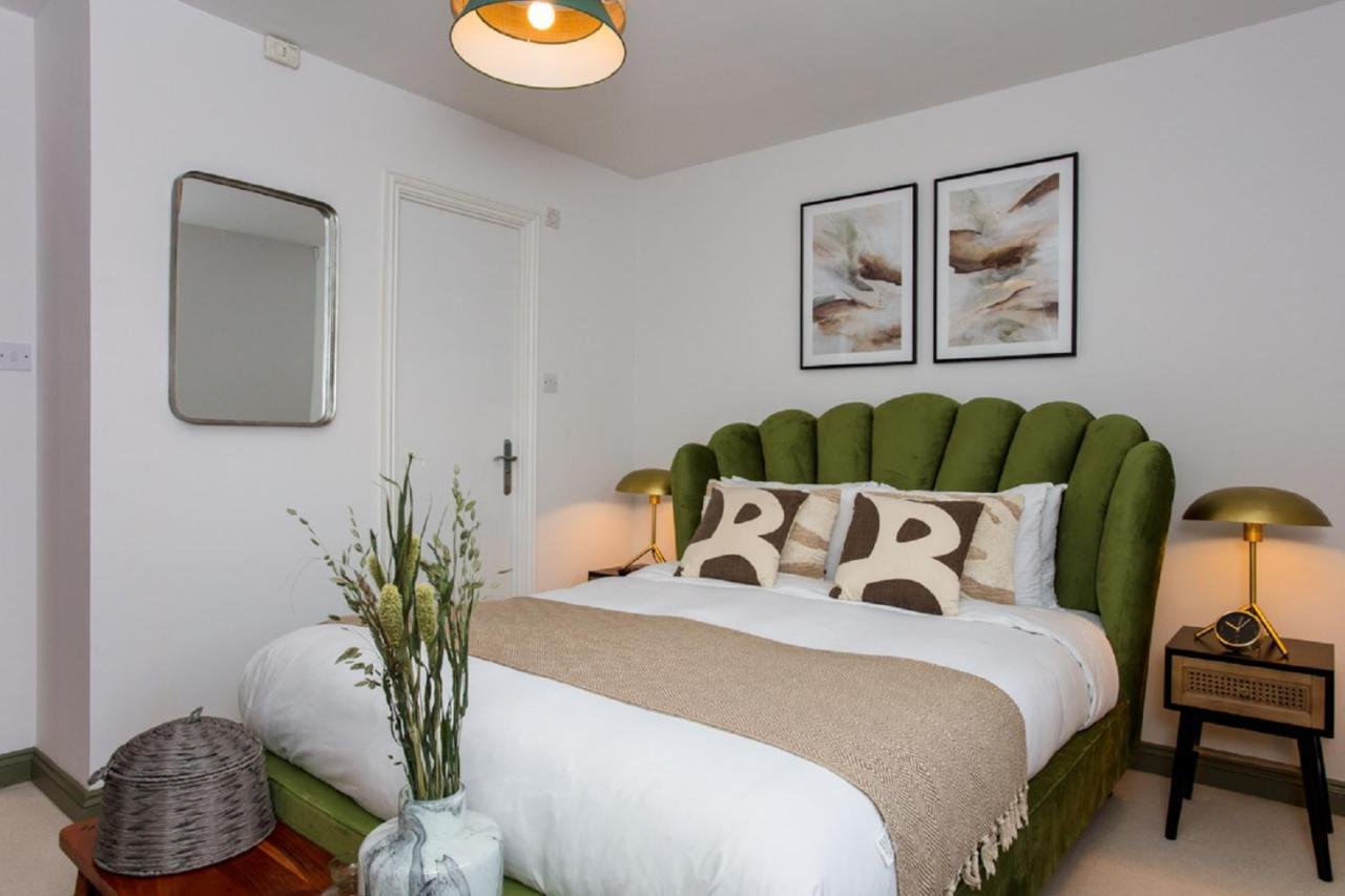 The Sparkford Gardens - Lovely 2Bdr With Balcony ลอนดอน ภายนอก รูปภาพ