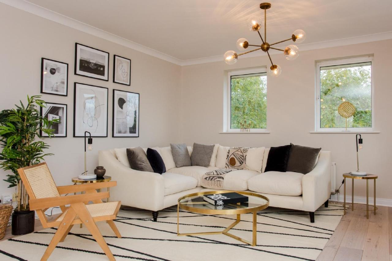 The Sparkford Gardens - Lovely 2Bdr With Balcony ลอนดอน ภายนอก รูปภาพ